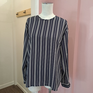 Tops Blousetop Designerblouse Designertshirtswomen: Pierre Cardin Paris - Navy Striped Top - Size 14