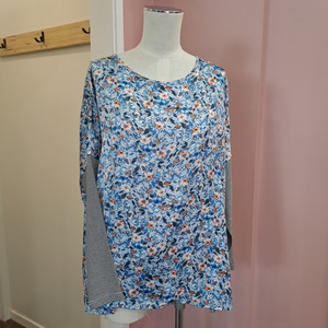 Tops Blousetop Designerblouse Designertshirtswomen: Vincent - Floral Top - Size 10 - BNWT