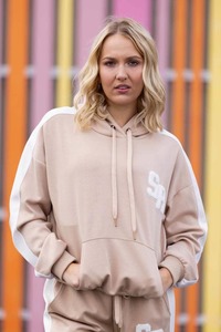 Chill Hoodie Beige