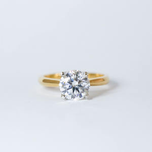 Round Fleur Solitaire