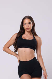 Sculpt Halter Crop - Black