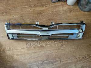 Toyota Hiace Parts: Toyota Hiace Front Bumper Grille Grill Chrome 2010-2014 ( Narrow Body)