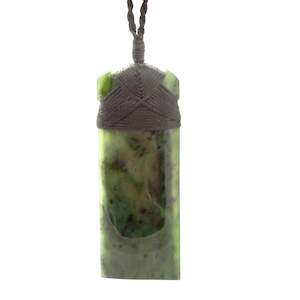 Pounamu Greenstone: Large Pounamu Toki Pendant