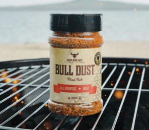 Rum And Que: RUM AND QUE Bull Dust