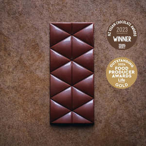 All: 43% Hazelnut & Macadamia Chocolate - Ao Cacao