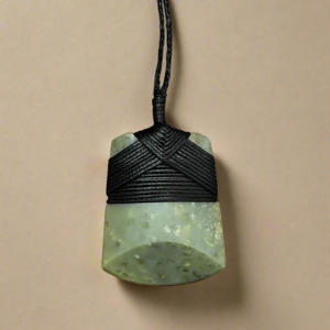 Pounamu: Toki Pounamu Pendant - 21