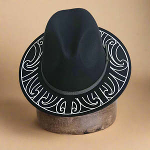 Hats Bags: Fedora Pōtae - L Eyes