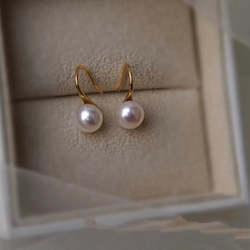 Simple Pearl Earrings