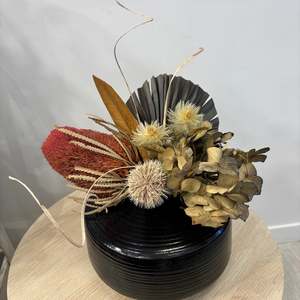 Giftboxes: Banksia Black Magic - Dried Arrangement