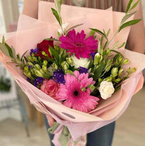 Gift: Happy Anniversary Flowers, Bear & Chocolate