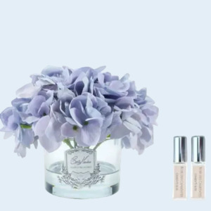 CÔTE NOIRE - HYDRANGEAS IN ROUND VASE - BLUE - SILVER BADGE - GMH05