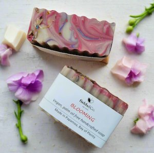 Blooming handmade soap - fields&Co.