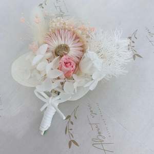 Buttonhole in blush