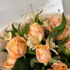 Florist Choice Bouquets: Peachy Rose Bouquets - Preorder