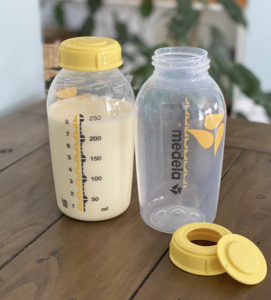 Products: Medela Breastfeeding Bottles - Baby Bliss