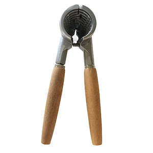 Crushers Mashers Hammers: Dishy Nutcracker Maple