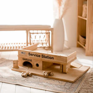 Q Toys Solid Wooden Service Station