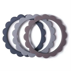 Play: Mushie Teething Bracelet - Flower Steel/Dove Grey/Stone