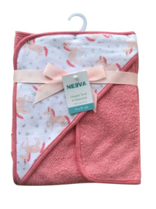 Hooded Towel: Neeva Hooded Towel with Washcloth UNICORNS