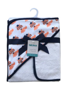 Hooded Towel: Neeva Hooded Towel with Washcloth FOX