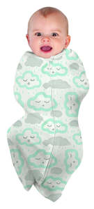 Swaddles Baby Studio: babystudio Swaddlepouch Small Clouds Peppermint