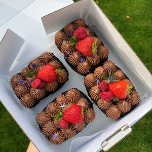 Frontpage: Mini Cakes (box of 6)