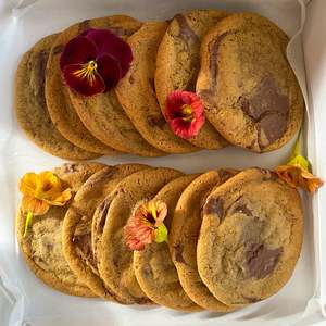 Frontpage: Burnt Butter, Dark Chocolate & Sea Salt Cookies