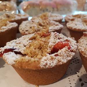 Sweet Treats: Family Apple & Rhubarb Crumble
