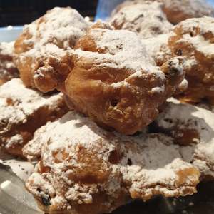 Muffins Scones Pastries: Olliebollen