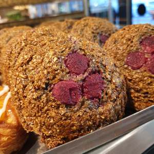 Muffins Scones Pastries: Bran & Raspberry Muffin