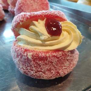 Creamed Lamington