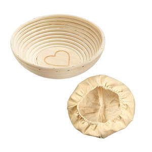 Bakeware: Westmark Round Proving Basket (Banneton) with Heart Design