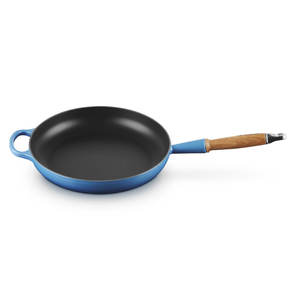 Le Creuset Signature Cast Iron 28cm Frypan with wooden handle