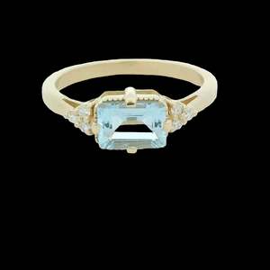 Rings: 9ct Yellow Gold Aquamarine & Diamond Ring