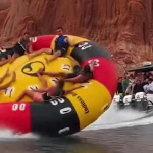 Spinera: Spinera Professional Endless Ride 4-6 Person Towable