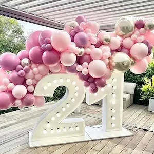 Light Up Number Hire: 21st light up numbers and balloon package