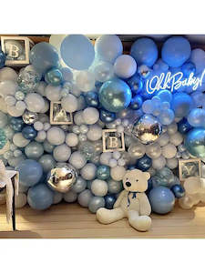 Balloon Walls: TEDDY BALLOON WALL
