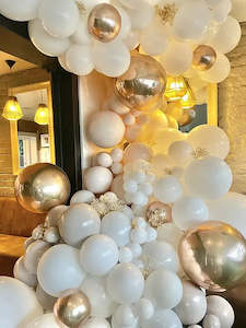 Custom balloon garland at your venue install 5m