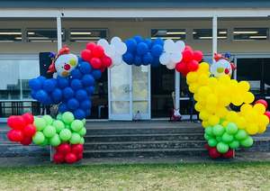Kids Birthday Packages: Balloon clown arch