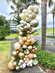 Grab and go white gold balloon garland 3m