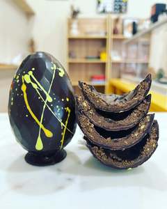 Pistachio Knafeh Easter Egg(Dubai Chocolate)