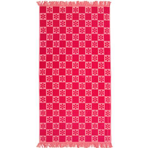 Outdoors: Daisy Check Beach Towel - Pink