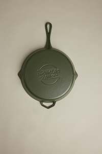 Satin Enamel Cast Iron - 28cm Legacy Pan satin