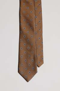 Eagar Pattern Tie