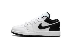 Womens: Jordan 1 Low White Black (GS)