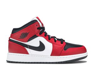 5w: Air Jordan 1 Mid GS Chicago Black Toe