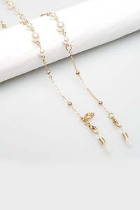 Sun: EYE ACCESSORIES Gold Chain White Pearl