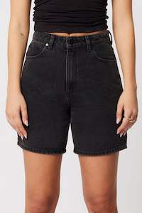 Abrand: ABRAND Carrie Short Heidi Washed Black
