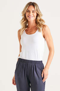 Betty Basics: BETTY BASICS Emma Scoop Tank White