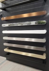 Single Bar Bathroom Towel Rails: CODE FLOW 640 HEATED TOWEL RAIL - 8 COLOURS